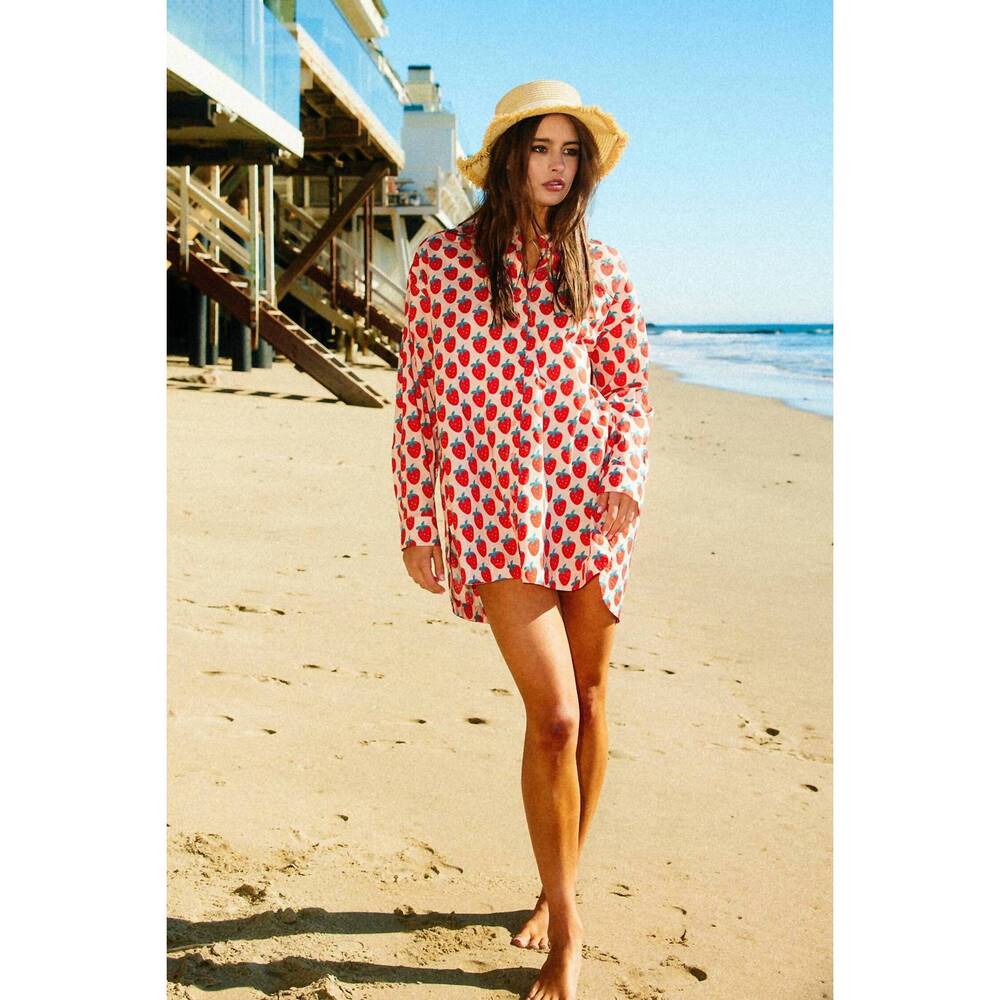 NEW BUCKETLIST oversized shirt dress in strawberry print - Picture 7 of 8